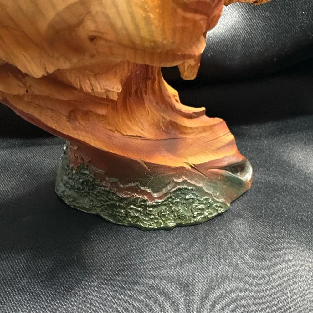 Bear Duo Sculpture in Brown and Tan Resin - Picture 6 of 6